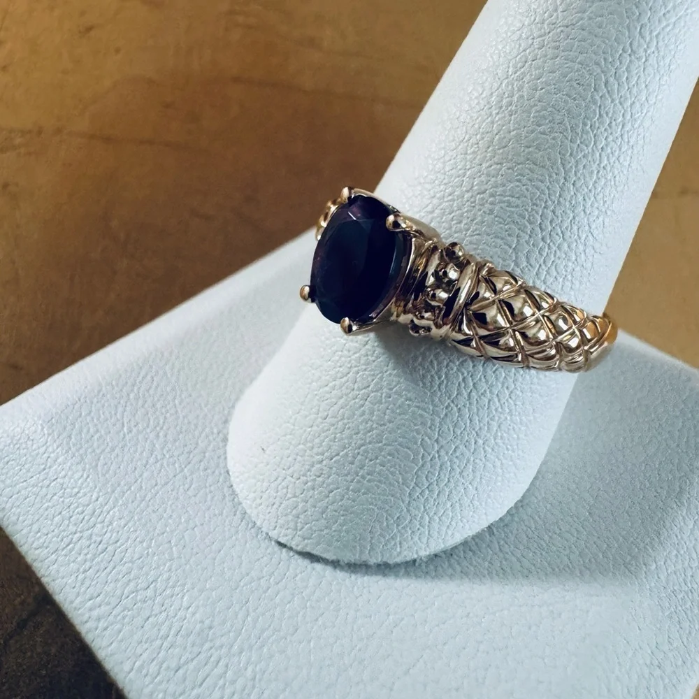 14K Yellow Gold Vintage Amethyst Ring Textured Band Statement Piece size 10.75